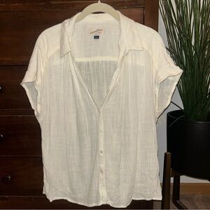Universal Thread light weight button down